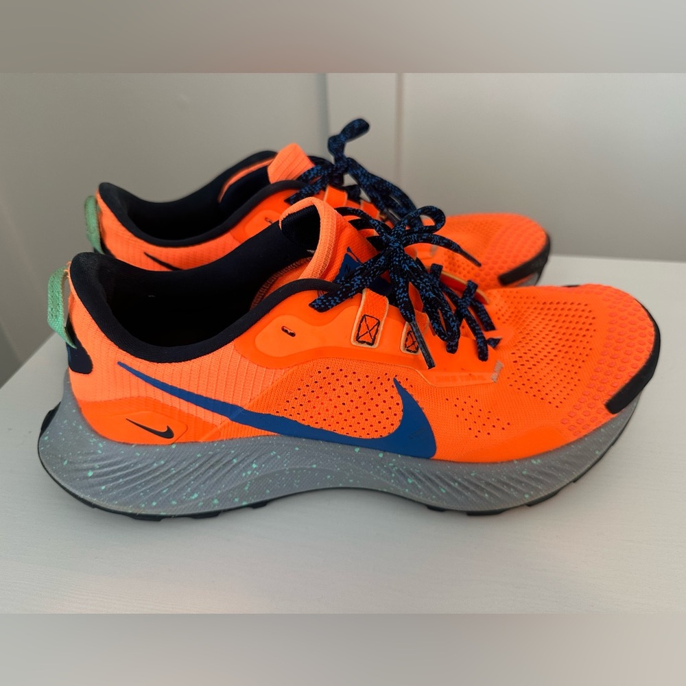 Nike Pegasus Trail 3
Size 9 Men’s